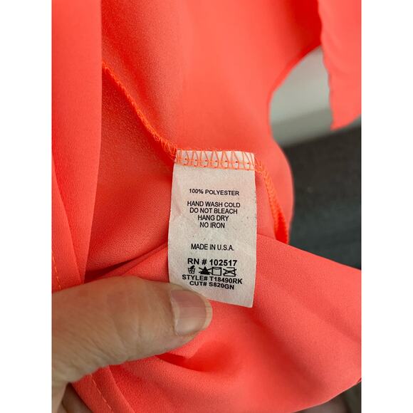 Soprano Women's Coral Tank Top MEDIUM Silver Studs Flowy with Open back. NWOT - Picture 9 of 11